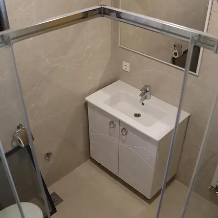 Lux Vlasicka Carolija * トラヴニク