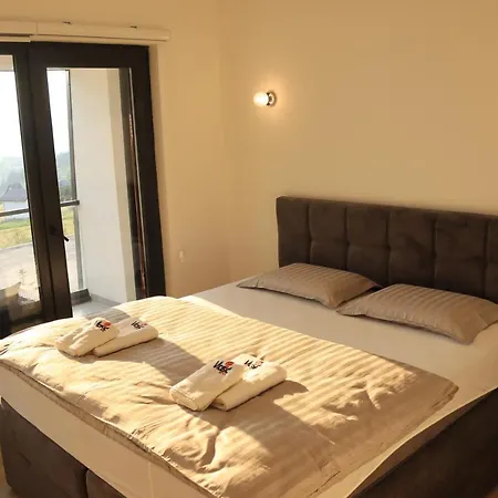 Lux Vlasicka Carolija Travnik